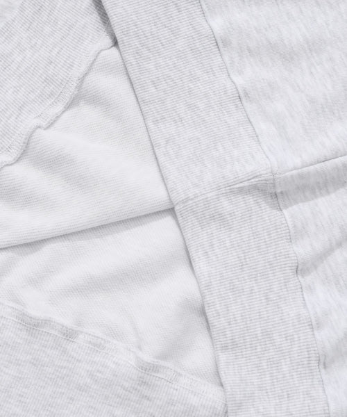 GRAPHIC SWEATSHIRT