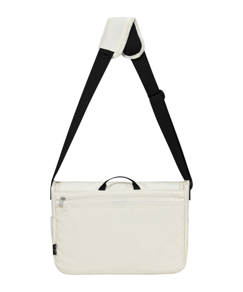 Flight Messenger Bag Ivory