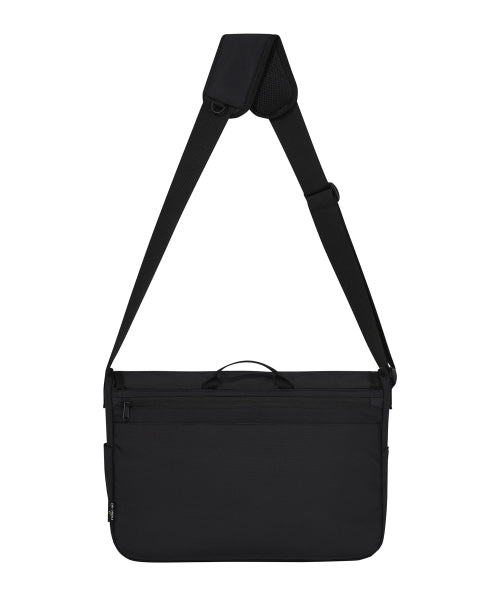 Flight messenger bag black