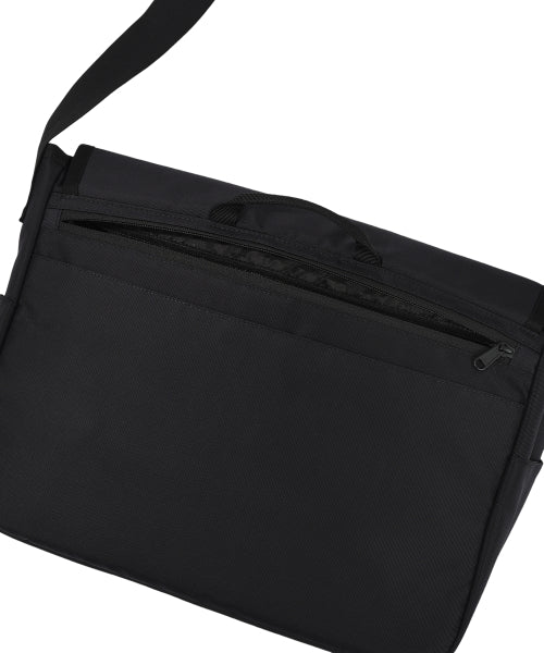 Flight messenger bag black