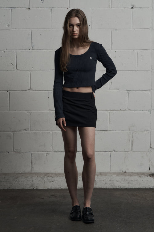 classic mini skirt black