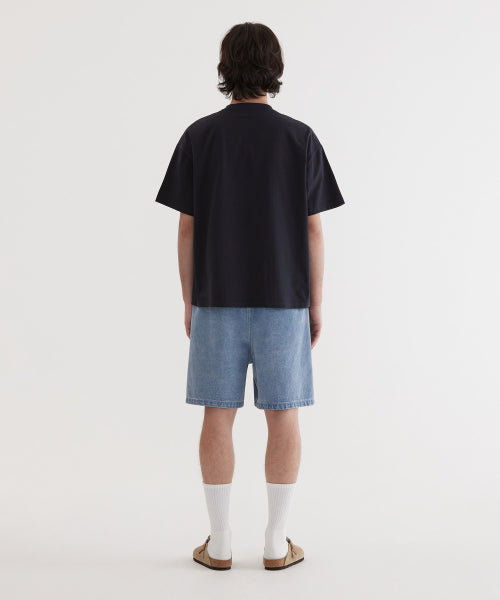 REGULAR-FIT SHORT DENIM SHORTS