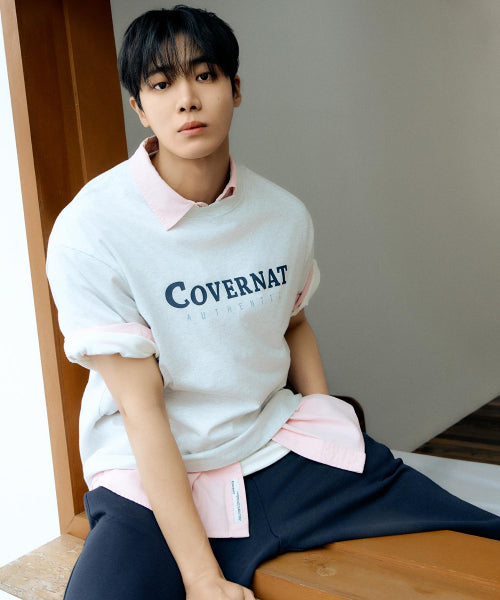 CENTER AUTHENTIC LOGO T-SHIRT