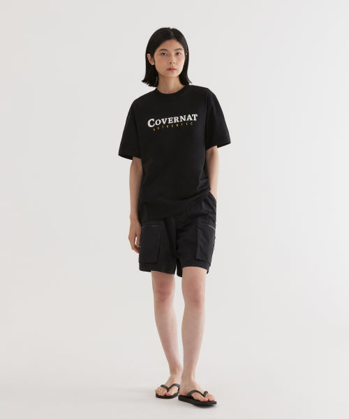 CENTER AUTHENTIC LOGO T-SHIRT