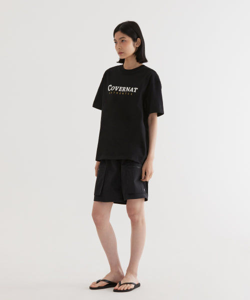 CENTER AUTHENTIC LOGO T-SHIRT