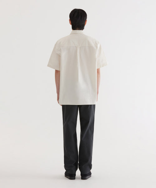 C LOGO PIGMENT OXFORD HALF SHIRTS