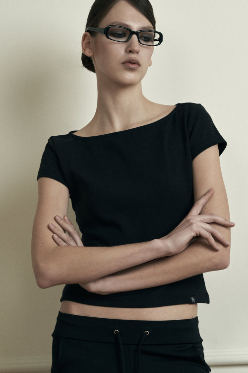 plain boat neck short sleeve black