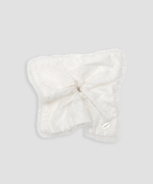 SQUARE LACE SCRUNCHIE WHITE