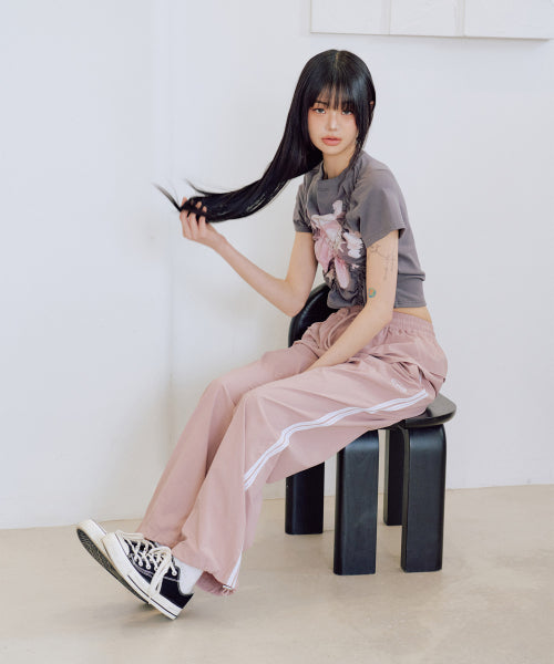 Freya Graphic Shirring T-shirt [CHARCOAL]