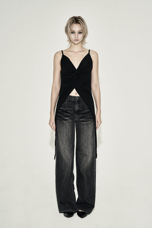 TWISTED SLIT SLEEVELESS TOP BLACK