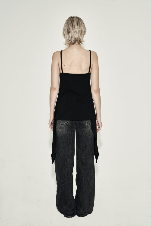 TWISTED SLIT SLEEVELESS TOP BLACK