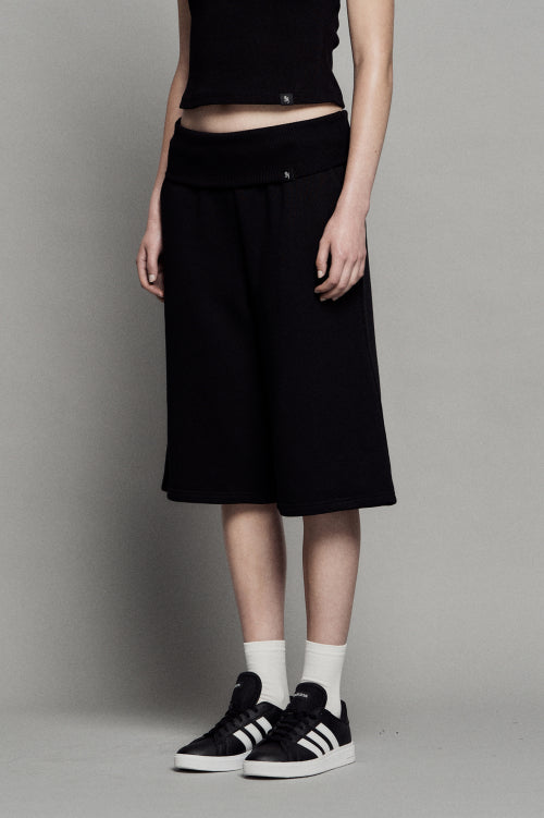 PLAIN PIGMENT FOLD BERMUDA SHORTS BLACK
