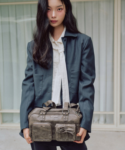 Stud Washed Leather Shoulder Bag [BROWN]