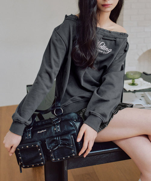 Stud Washed Leather Shoulder Bag [BLACK]