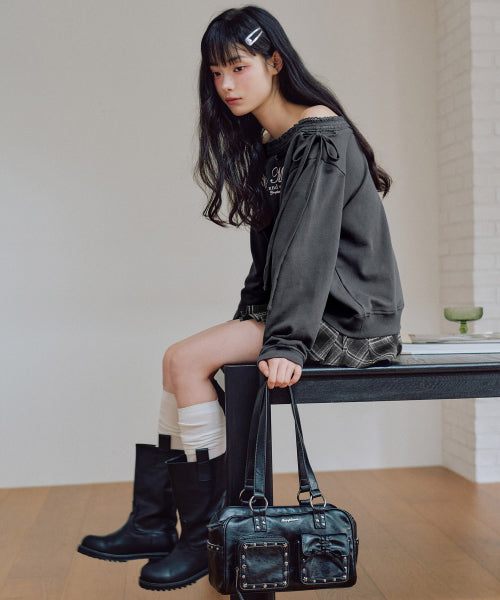 Stud Washed Leather Shoulder Bag [BLACK]