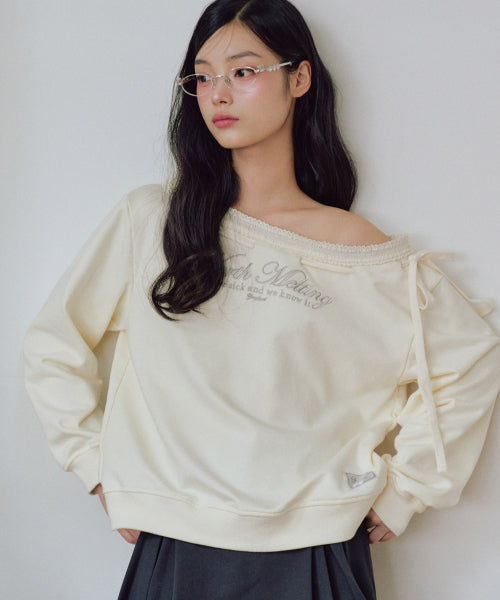 Hana One Off shoulder Sweatshirt [IVORY]
