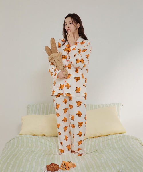 [A dishonest tiger] Pajamas with long sleeves (IVORY)_SPPF49U09