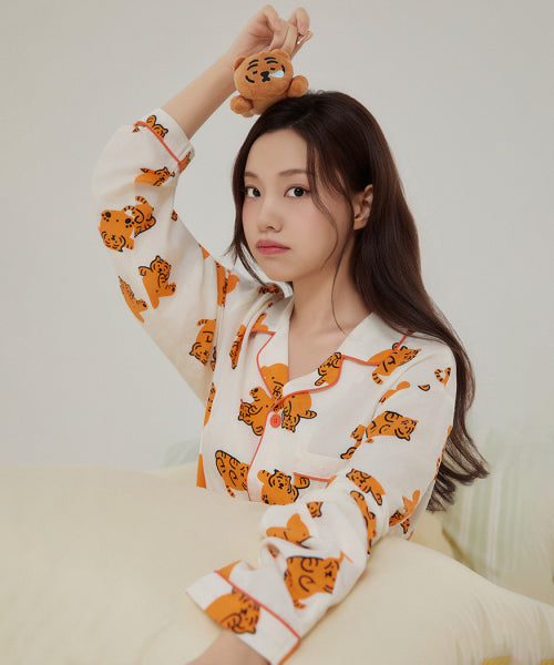 [A dishonest tiger] Pajamas with long sleeves (IVORY)_SPPF49U09