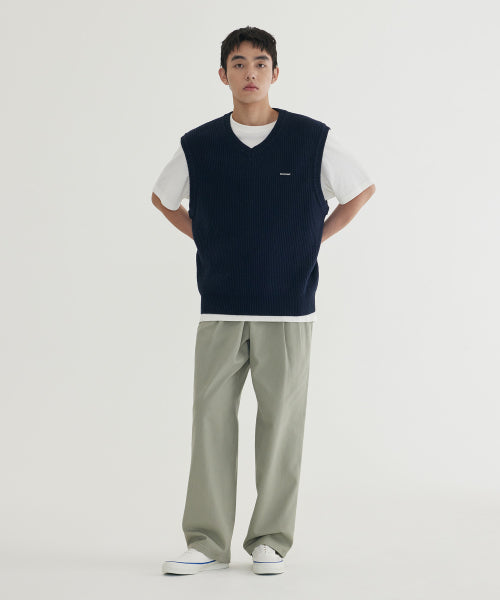 KNIT VEST