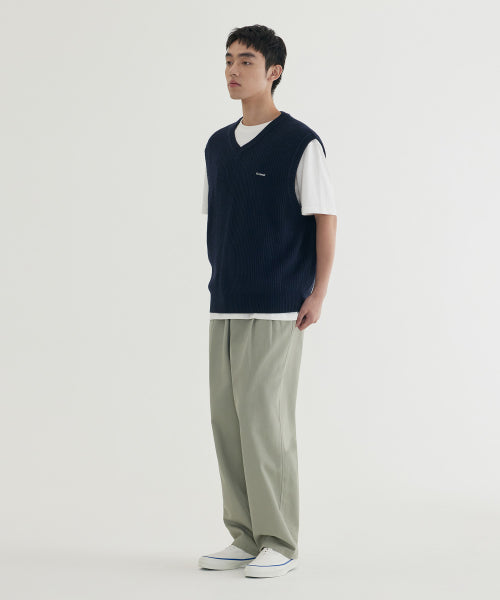 KNIT VEST