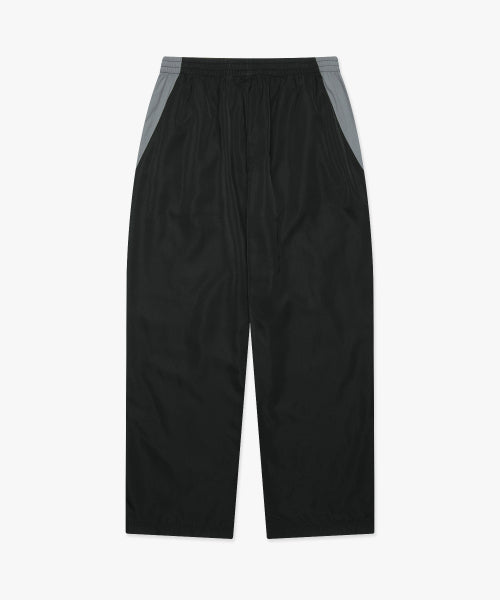 SOCCER TRACK PANTS black