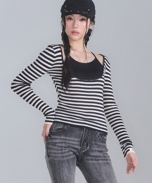 Coy Stripe Knit Top [BLACK]