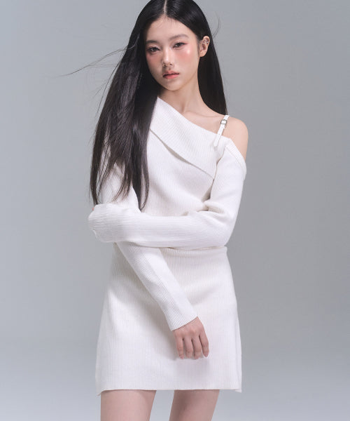 Eloise Buckle Unbalanced One Piece [IVORY]
