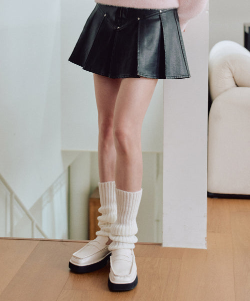 Sandy Leather Pleated Skirt [BLACK]