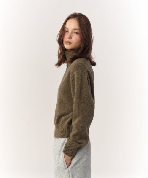 (W) Classic Turtle Neck Knit Khaki