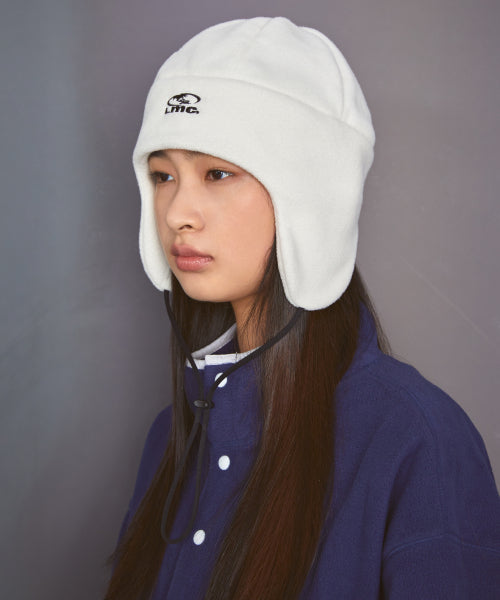 OVAL GLOBE FLEECE EARFLAP BEANIE ivory