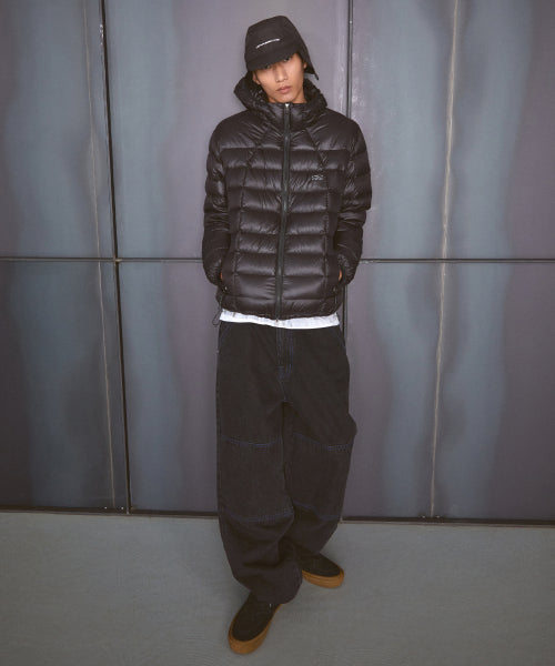 OVAL GLOBE LIGHT WEIGHT HOODED DOWN JACKET black