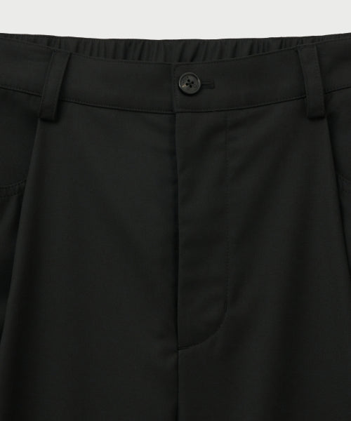 Classic One Tuck Easy Pants Black