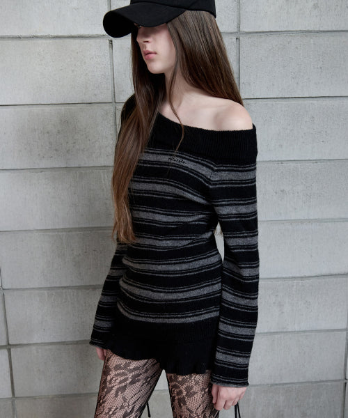 UNBALANCED OFF SHOULDER STRIPE KNIT GY+BK