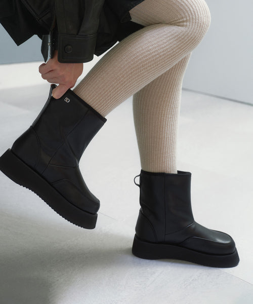 Hatched Winter Boots