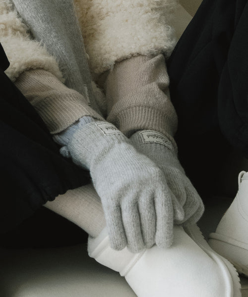 FLUFFY SHORT GLOVES - 2 colors