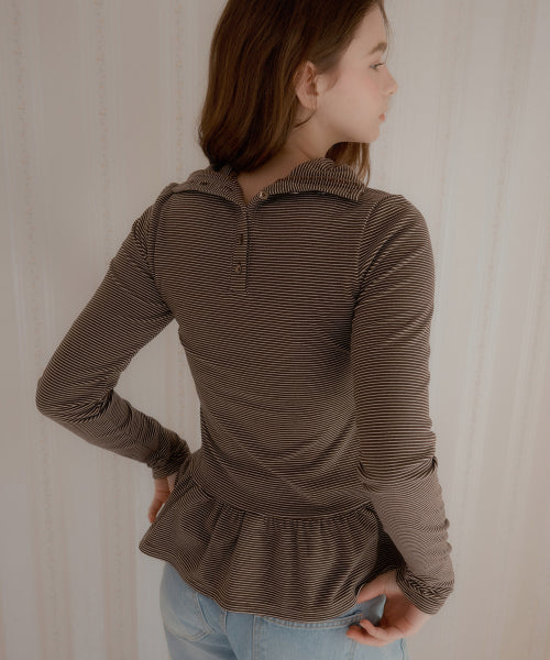 Stripe to Way Frill Turtleneck (Brown)