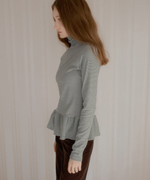 Stripe two-way frill turtleneck (ivory)