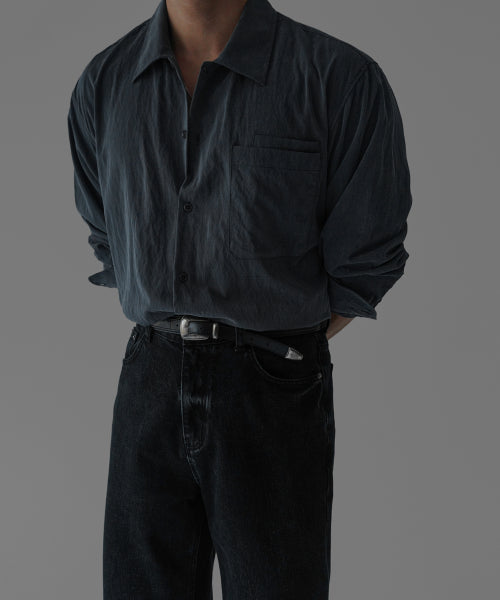 TEXTURED CONVERTIBLE COLLAR SHIRT [CHARCOAL]