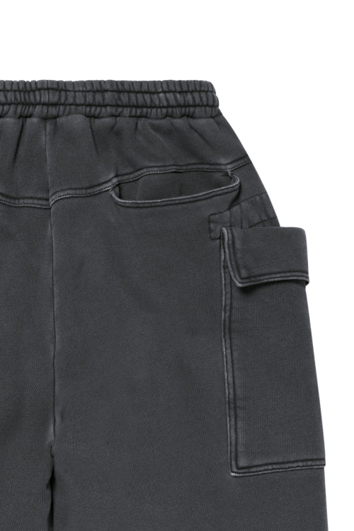 MUDDY CARGO SWEAT PANTS IN CHARCOAL