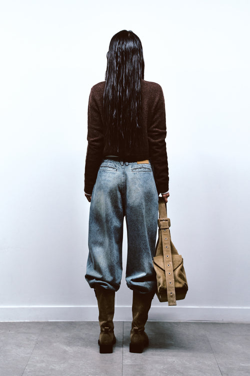 CURVED SANDED DENIM IN BLUE