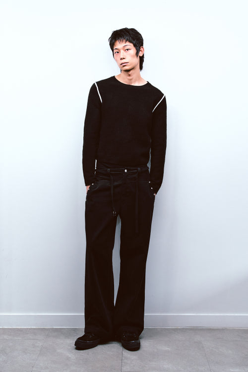 LINE POINT KNIT IN BLACK
