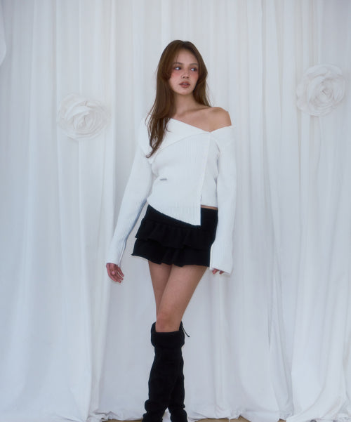 Unbalance Collar Button Knit [Ivory]