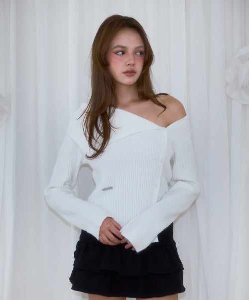 Unbalance Collar Button Knit [Ivory]