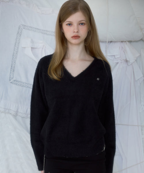 Fur V-neck Knit [Black]