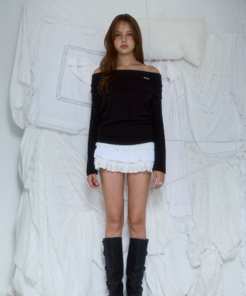 Wool Off Shoulder Knit [Black]