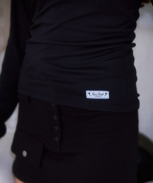Soft Curve V-neck Long Sleeve [Black]