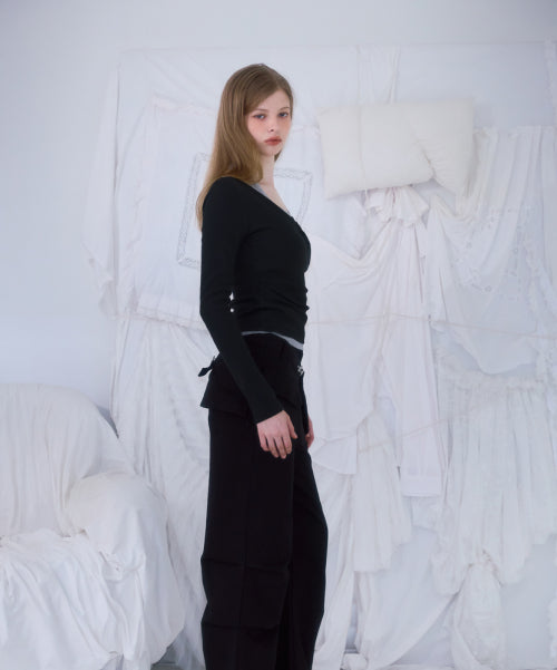 V-neck Button Long Sleeve [Black]