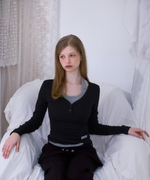 V-neck Button Long Sleeve [Black]