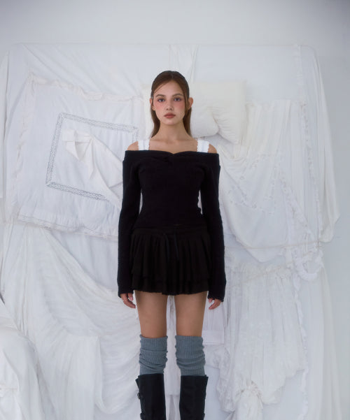 Twist Off Shoulder Long Sleeve [Black]