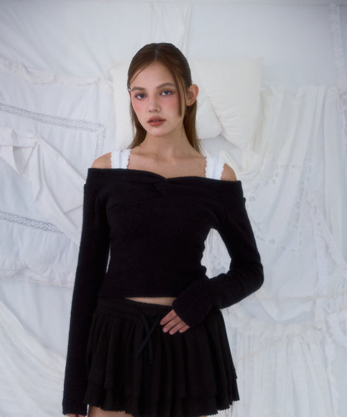 Twist Off Shoulder Long Sleeve [Black]